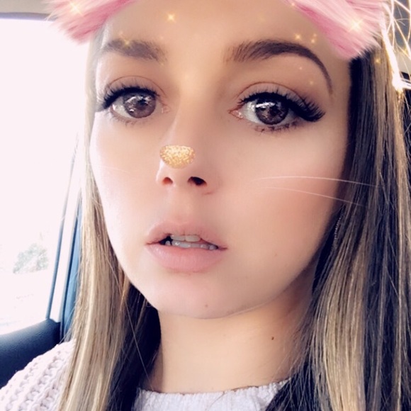 Meet your Posher, Leah - Picture 1 of 3